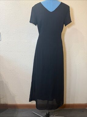 Benjamin A Classic Black V-Neck Short Sleeve Maxi Dress